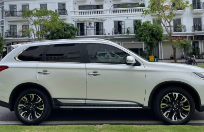 Xin cách xử lý Outlander bị dính thắng