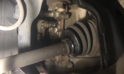 Mazda 6 bị chảy dầu có phải do cao su chụp bụi này?