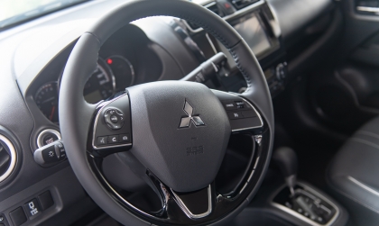 Mitsubishi Attrage bị lỗi gì mà bị nhấp nhảy biểu tượng bình xăng thế ạ