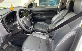 Xin cách khử mùi hôi cho Mitsubishi Outlander