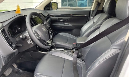 Xin cách khử mùi hôi cho Mitsubishi Outlander