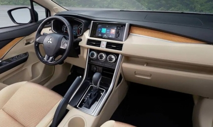 Các bác cho hỏi vô lăng xe Xpander bị lệch ạ?