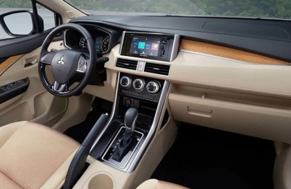 Các bác cho hỏi vô lăng xe Xpander bị lệch ạ?