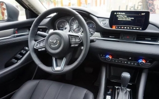 Anh em cho hỏi xe Mazda 6 bị kêu khi đánh lái là bị sao?