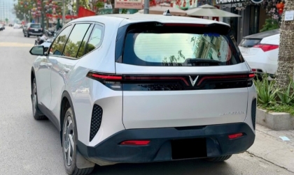 Xin tư vấn xe Limo green bị lỗi camera lùi với!