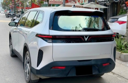 Xin tư vấn xe Limo green bị lỗi camera lùi với!