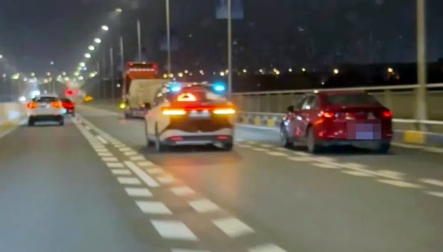 Taxi tự lái tại Trung Quốc đột ngột dừng hoạt động, nhốt khách hàng trên cao tốc 