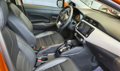 Nissan Almera có tiếng kêu máy khi đi vào mô đất là bị gì nhỉ?