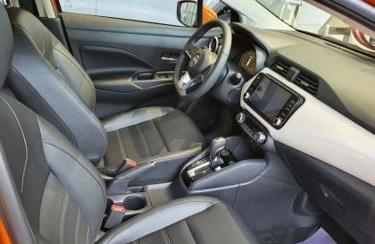 Nissan Almera có tiếng kêu máy khi đi vào mô đất là bị gì nhỉ?