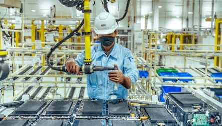 Xu hướng xe điện phát triển, nhìn về tương lai môi trường (P.2): Các hãng xe tại Việt Nam đang giải bài toán tái chế pin điện như thế nào?