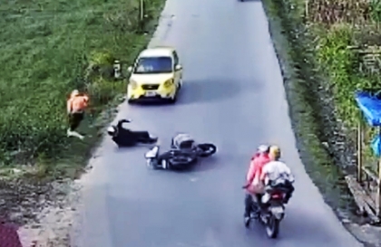 Clip TNGT: Chú khách Tây ấn tượng đến già với hành trình tại Hà Giang (cũ)