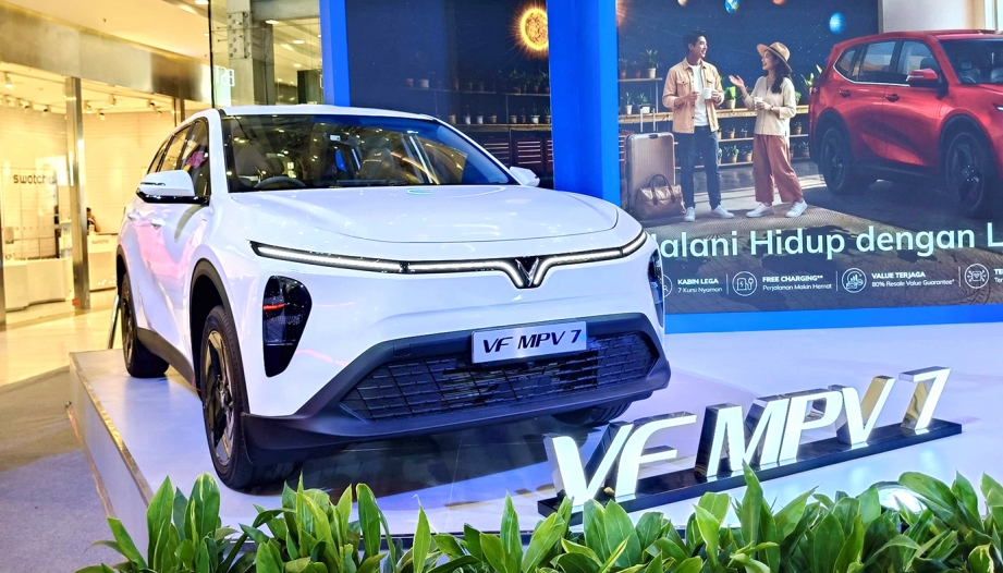 VinFast tuyên bố xuất xưởng VF MPV 7 - chiếc xe đầu tiên sản xuất tại nước ngoài