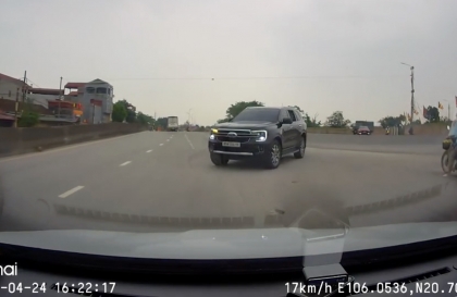 Ý thức Giao thông: Tài xế Ford Everest thản nhiên đi ngược chiều trên QL39