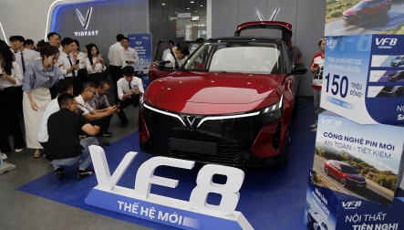 Xe Xanh: VinFast trưng bày phiên bản tiền thương mại, nhận đơn hàng sớm cho VF 8 thế hệ mới