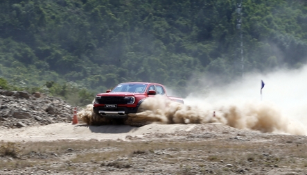 Cặp đôi Ranger Wildtrak và Ranger Raptor mới: Không còn cơ hội cạnh tranh cho đối thủ