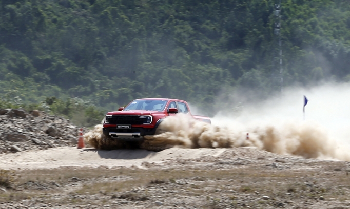 Cặp đôi Ranger Wildtrak và Ranger Raptor mới: Không còn cơ hội cạnh tranh cho đối thủ