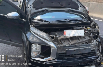 Clip TNGT: Mitsubishi Xpander nát đầu vì đâm phải bò trên cao tốc - Công ty quản lý có phải chịu trách nhiệm?