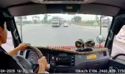 Clip: Đường này là của nhà anh, các chú dẹp ra...