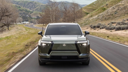 Lexus ra mắt mẫu SUV chạy điện có 3 hàng ghế đầu tiên - chiếc Lexus TZ