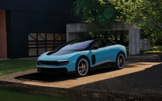 Ferrari chính thức ra mắt Luce - mẫu coupé 4 cửa chạy điện đầu tiên