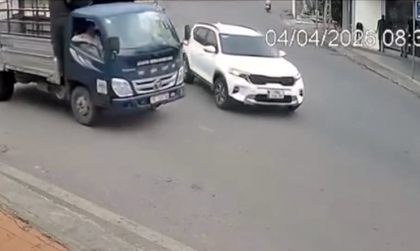 Clip TNGT: Tranh cãi nảy lửa - KIA Seltos hay xe tải sai?