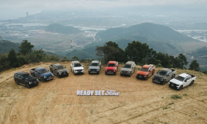 Ford Ranger Raptor động cơ xăng V6 3.0L có giá bán từ 1,448 tỷ đồng