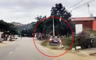 Clip TNGT: Theo các bác có phải tài Mitsubishi Outlander này có phải bị buồn ngủ không?