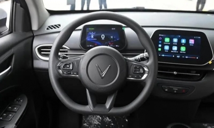 Xe VF5 của mình khi đánh lái có tiếng kêu lục cục là do lỗi gì ạ? 
