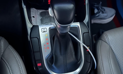 Kia Cerato bị sao khi có tiếng kêu khi chuyển số từ R sang P?
