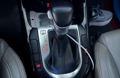 Kia Cerato bị sao khi có tiếng kêu khi chuyển số từ R sang P?