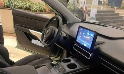 Các bác cho xin tư vấn xe Vinfast Limo Green bị lỗi khi đạp ga