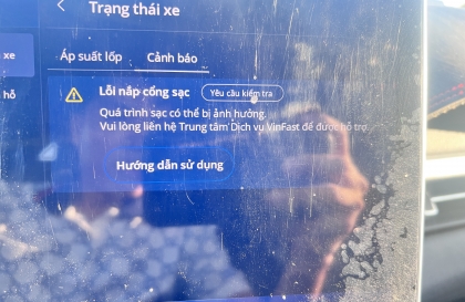 Xin tư vấn xe Vinfast Vf6 plus bị lỗi sạc sau khi cập nhật phần mềm