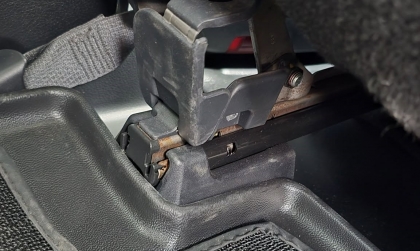Toyota Fortuner không ngập mà bị han rỉ dưới ghế này là sao?