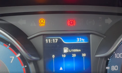Cảnh báo nhấp nháy trên đồng hồ Suzuki Ertiga là sao thế các bác?