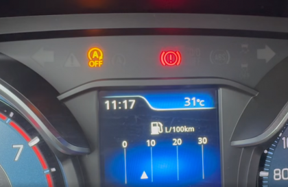 Cảnh báo nhấp nháy trên đồng hồ Suzuki Ertiga là sao thế các bác?