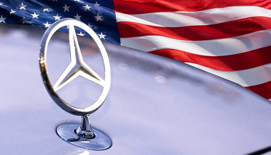 Mercedes-Benz đột nhiên dính 