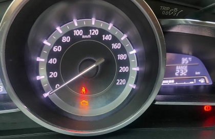 Mazda 3 vừa đổ xăng E10 bị lỗi cá vàng luôn có vấn đề gì không?