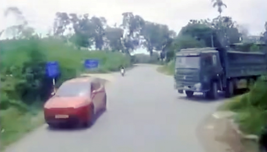 Clip: Đến bao giờ hết cái loại tài xế coi thường mạng sống người khác như thế này???