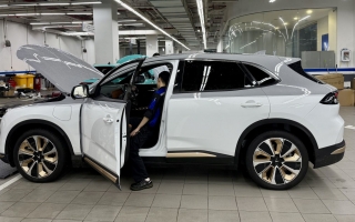 Xe vf8 plus vừa lấy được 1, 2 ngày đã lỗi phanh thì xử lý sao?