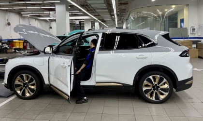 Xe vf8 plus vừa lấy được 1, 2 ngày đã lỗi phanh thì xử lý sao?