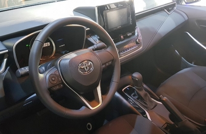 Xe Corolla Altis bị giật và hụt ga là lỗi gì thế ạ?