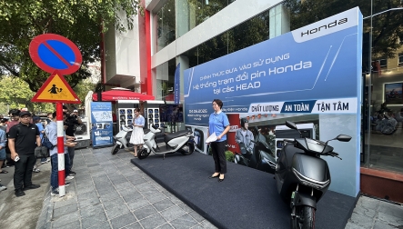 Honda và tham vọng số 1 về xe máy điện tại Việt Nam: Áp lực từ kẻ đến sau