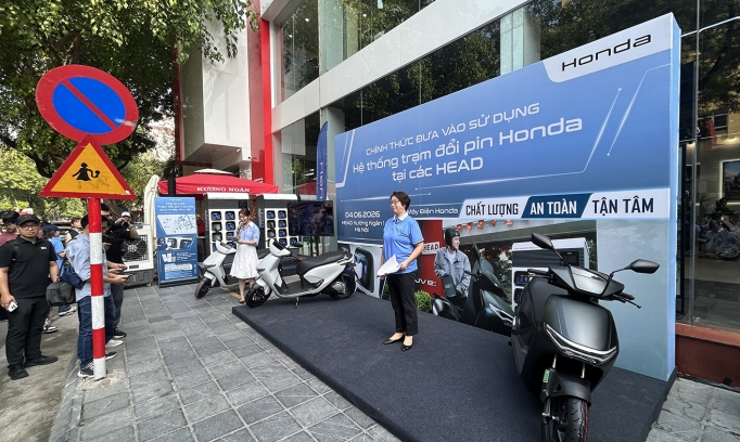 Honda và tham vọng số 1 về xe máy điện tại Việt Nam: Áp lực từ kẻ đến sau