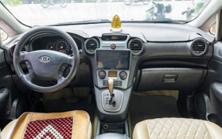 Xin các bác chỉ giáo vấn đề chuyển số của Kia Carens với
