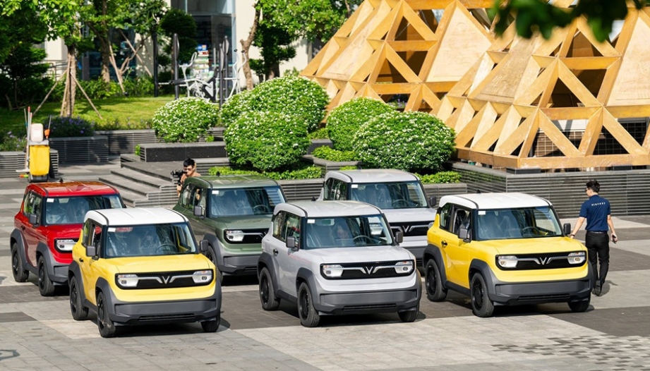 Miễn lệ phí trước bạ cho ô tô điện chạy pin đến hết 2030