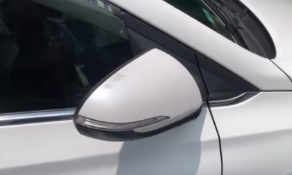 Gương gập điện của Hyundai Accent không vào hết do vấn đề gì?