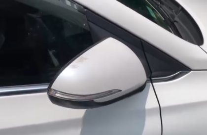 Gương gập điện của Hyundai Accent không vào hết do vấn đề gì?