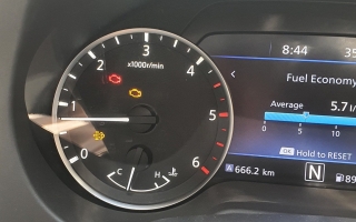 Xin tư vấn lỗi động cơ của Nissan Navara