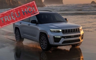 Jeep triệu hồi Wrangler do lỗi camera lùi