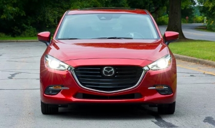 Gương hậu xe Mazda 3 bị kẹt có phải do thời tiết?